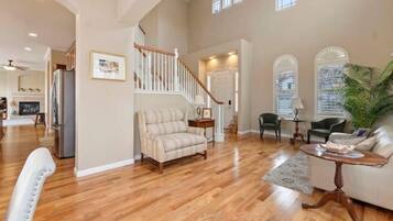 TV, fireplace, DVD player, books