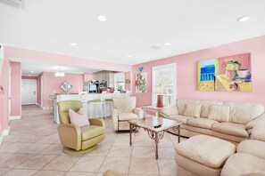 Hus - flera sängar (Hanging Out) | Vardagsrum | Tv