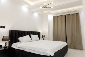 2 quartos, ferros/tábuas de passar roupa, Wi-Fi, roupa de cama