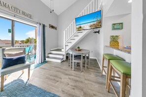 Living area - Endless Summer F9 (Panama City Beach)