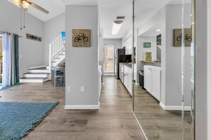 Interior - Endless Summer F9 (Panama City Beach)