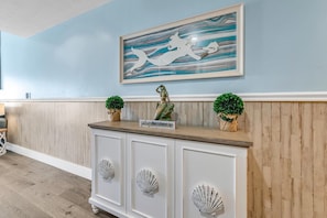 Condo, 2 Queen Beds (Endless Summer F11) | Interior