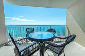 Lägenhet - flera sängar (Emerald Beach 2225) | Restaurang utomhus