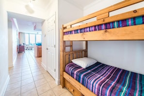 Condo, Multiple Beds (Emerald Beach 2225)