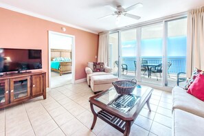 Appartement, Meerdere bedden (Emerald Beach 2225) | Woonruimte | Televisie