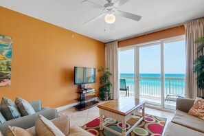 Apartment, Mehrere Betten (Calypso 2-504 West) | Wohnbereich | Fernseher