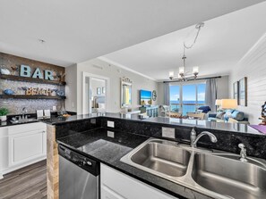 Condo, varias camas (Calypso 2-1902 West) | Cocina privada | Horno y tostadora 