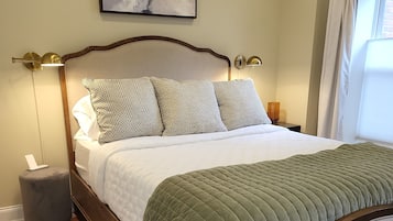 1 bedroom, desk, iron/ironing board, WiFi