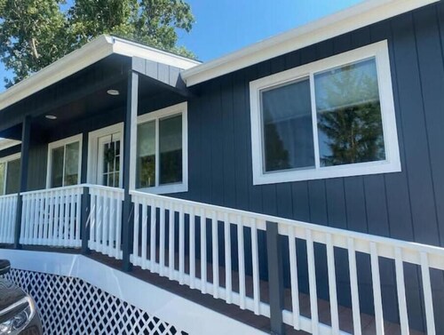 Cozy European Cottage 2 bd + 1 bath