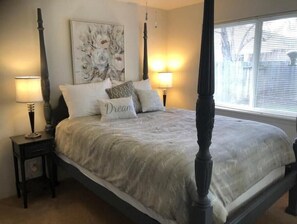 2 bedrooms, in-room safe, desk, iron/ironing board