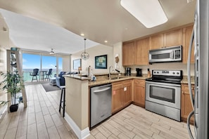 Condo, Multiple Beds (Aqua Resort 306 "Change of Pace") | Private kitchen | Oven, toaster