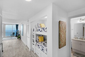 Apartment, Mehrere Betten (Aqua Resort 1705) | 2 Schlafzimmer, WLAN