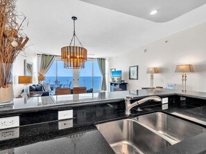 Appart'hôtel, plusieurs lits (Aqua Resort 1505) | Intérieur