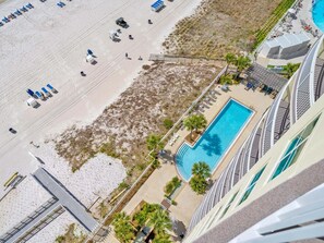 شقة - عدة أسرّة (Aqua Resort 1505) | حمام سباحة | من حمّامات السباحة المغطاة، حمّام سباحة خارجي