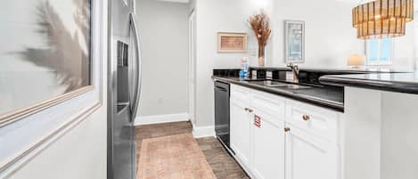 Condo, Multiple Beds (Aqua Resort 1505) | Interior