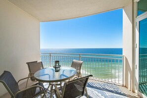 Leilighet, flere senger (Aqua Resort 1007) | Utendørsservering