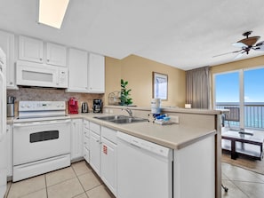 Condo, 1 cama King size y sofá cama (Seychelles 907) | Cocina privada | Horno y tostadora 
