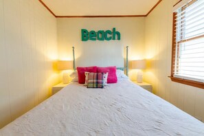 3 bedrooms, iron/ironing board, free WiFi, bed sheets - Ocean Views -Dog Friendly- 3rd Row From The Beach

 (Kill Devil Hills)