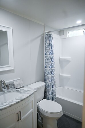 Shower, towels, soap, shampoo - Welcome to your home away from home! (Newport)