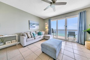 公寓客房, 1 張特大雙人床及 1 張梳化床 (Seychelles 1504) | 客廳 | 電視