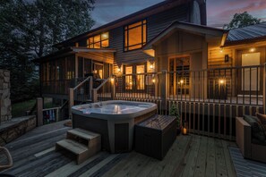 Terrace/patio - Luxe Family Cabin w Hot Tub, Sauna, Game Room, & Fire Pit. Only 10 Min to Helen (Sautee Nacoochee)