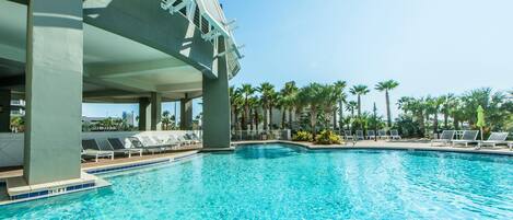 Appartement, 1 kingsize bed met slaapbank (Laketown Wharf 2118) | Zwembad | Een buitenzwembad en een verwarmd zwembad