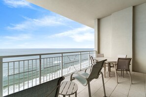 公寓客房, 多張床 (Indigo East 2004) | 室外用餐