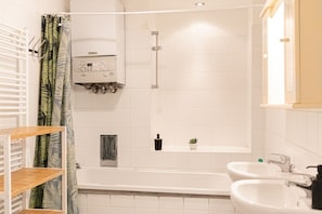 Kostenlose Toilettenartikel, Haartrockner, Handtücher, Seife