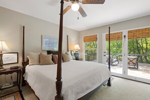 5 bedrooms, iron/ironing board, WiFi, bed sheets - Treetop Montreat/Blk Mtn 5BR /4BA cabin w/Creek just 20 minutes to Asheville! (Black Mountain)