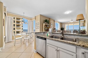 Appart'hôtel, plusieurs lits (Beach Colony West 8A) | Cuisine privée