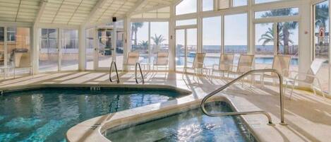 Appartamento, letti multipli (Beach Colony East 7D) | Piscina | Piscina coperta, piscina all'aperto