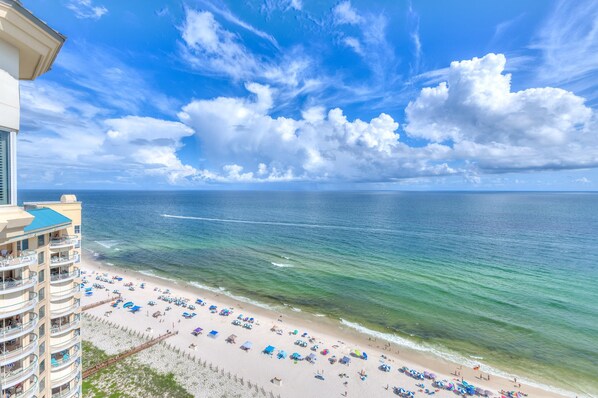 公寓客房, 多張床 (Indigo East 2102 Penthouse w/Cabana) | 海灘 | 位於海灘上