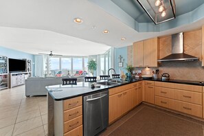 公寓客房, 多張床 (Caribe C1010) | 私人廚房 | 紙巾