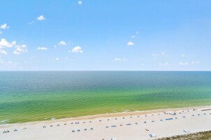 公寓式客房, 多张床 (Indigo East 1702) | 海滩 | 在海滩