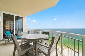 Outdoor dining - Indigo East 1702 (Pensacola)