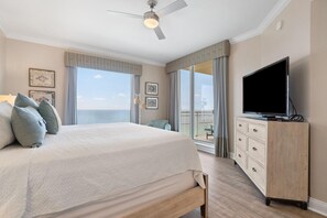 콘도, 침대(여러 개) (Indigo East 1702) | 3 개의 침실, 다리미/다리미판, WiFi