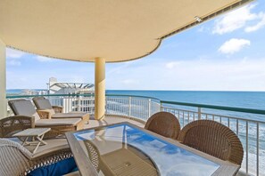 Condo, várias camas (Beach Colony East 15B-Penthouse) | Opções para refeição ao ar livre