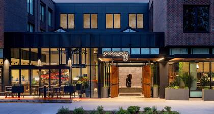 Moxy Boulder