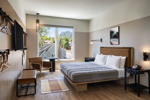 Cubrecamas, escritorio, espacio para trabajar con laptop y wifi gratis 