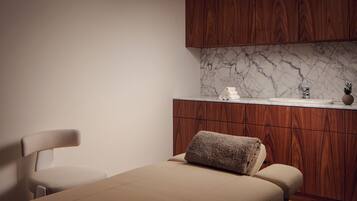 Sauna, Dampfbad, Körperbehandlungen, Tiefengewebe-Massagen