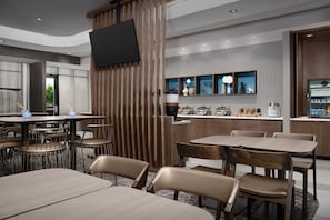Free daily buffet breakfast - Springhill Suites by Marriott Lexington Fritz Farm (Lexington)