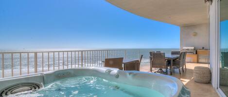 Condo, Multiple Beds (Turquoise C702) | Outdoor dining