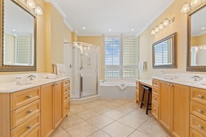 Appart'hôtel, plusieurs lits (La Playa 901) | Salle de bain