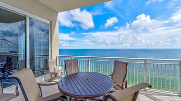 Leilighet, flere senger (Indigo West 2103 Penthouse) | Utendørsservering