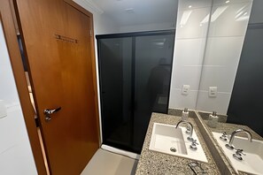 Apartamento | Baño | Artículos de higiene personal gratuitos y toallas