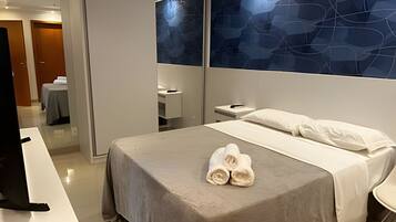 Apartamento | 1 quarto, cofres nos quartos, escrivaninha, cortinas blackout