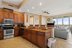 Private kitchen - Lost Key C1003-unlimited Golf! (Pensacola)