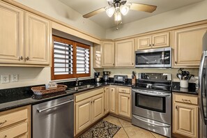 Condo, Multiple Beds (Shipwatch D104) | Private kitchen - Shipwatch D104 (Pensacola)