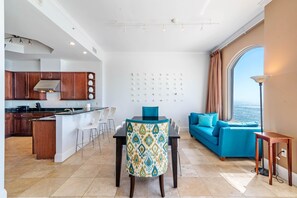 Condo, varias camas (Indigo East 2103 Penthouse w/Cabana) | Interior