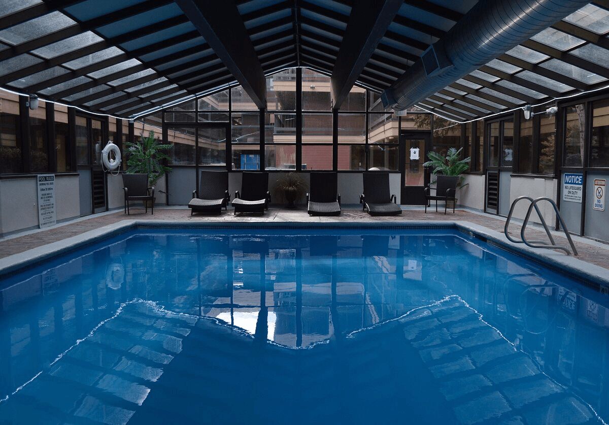 Innenpool, beheizter Pool